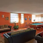 Capitol 4*
