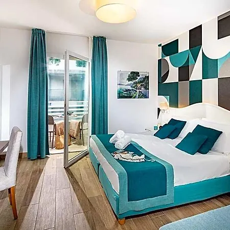 Hotel Capitol 4*