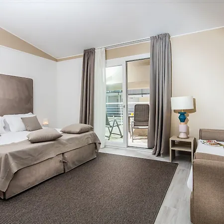 Otel Capitol 4*